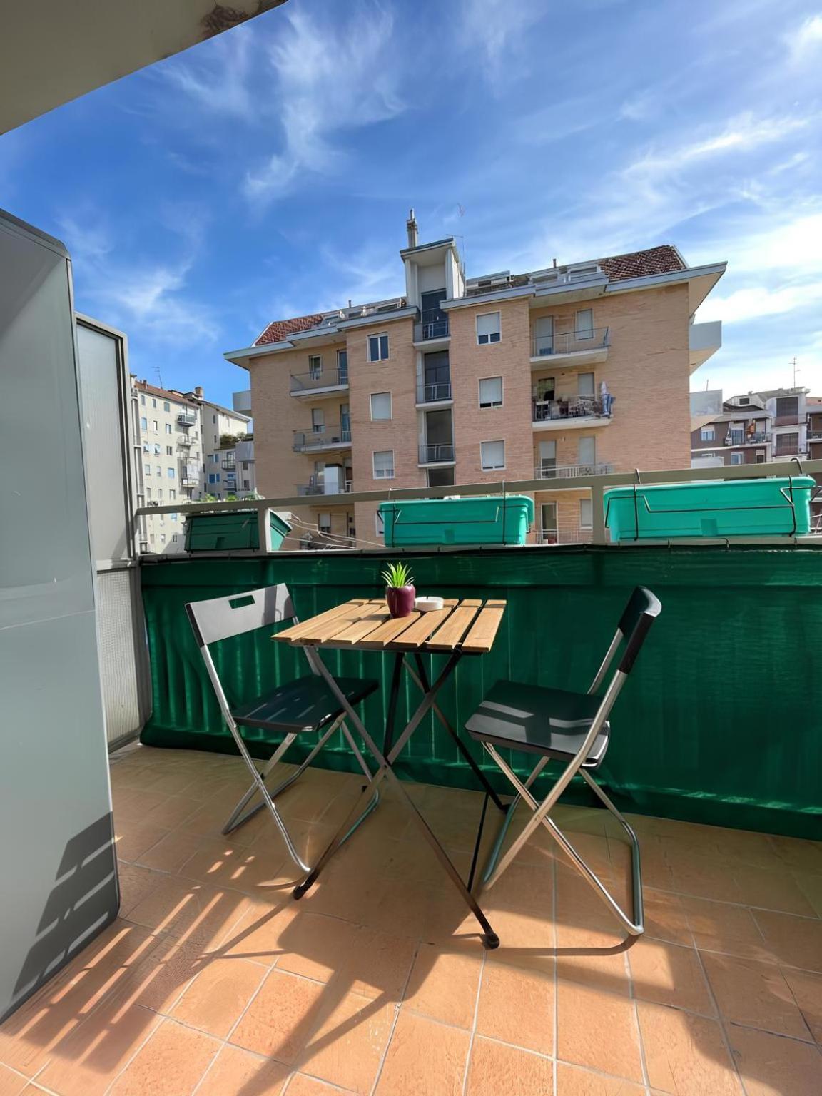 Gardone Apartment - Ampio Appartamento Con 2 Camere Da Letto - Comodo Per Duomo! Milan Extérieur photo