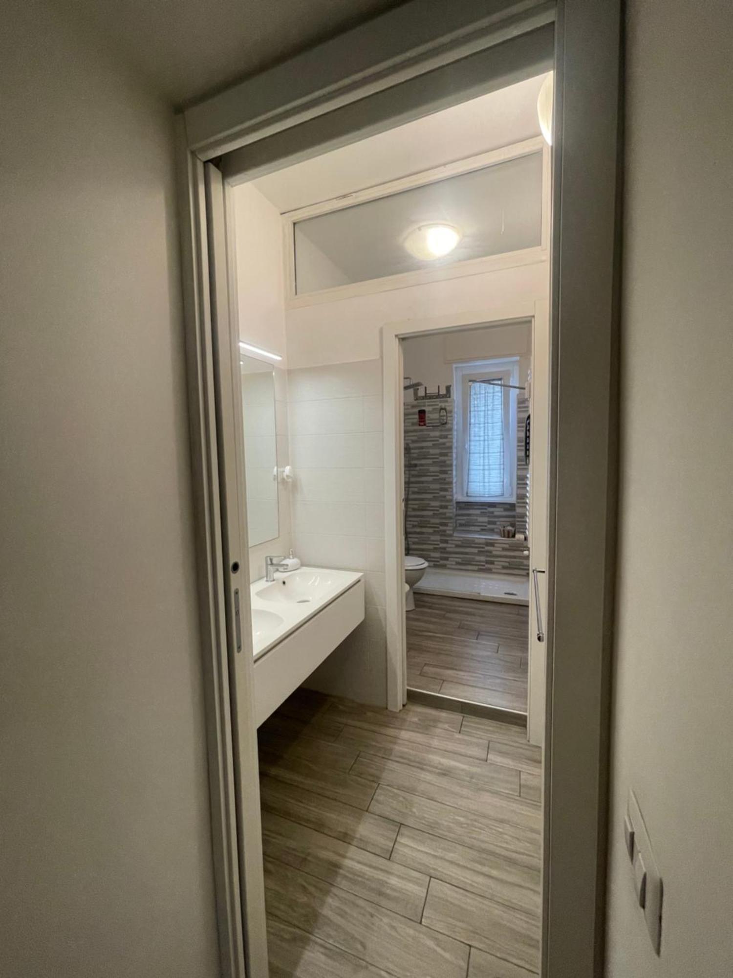 Gardone Apartment - Ampio Appartamento Con 2 Camere Da Letto - Comodo Per Duomo! Milan Extérieur photo