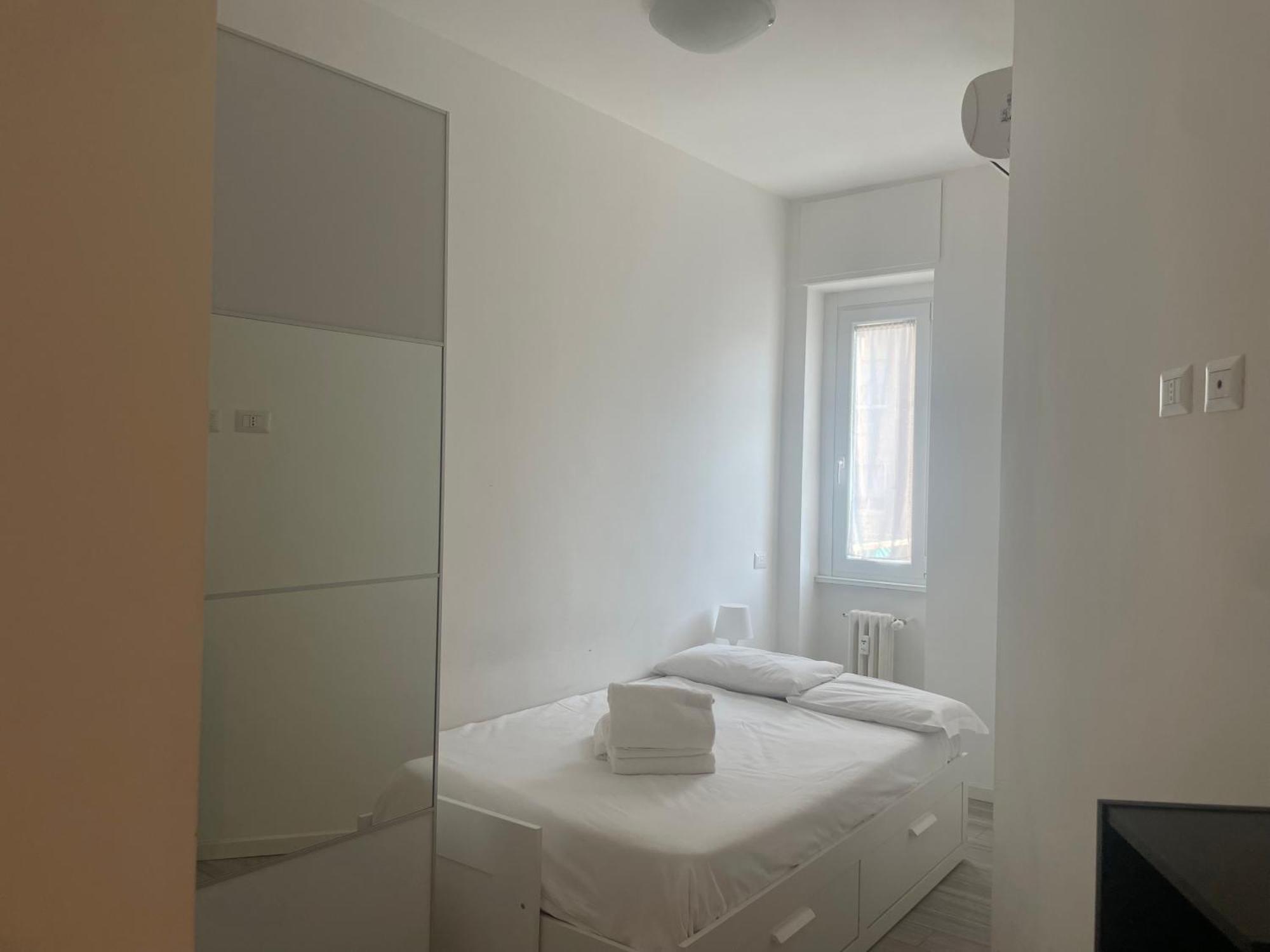 Gardone Apartment - Ampio Appartamento Con 2 Camere Da Letto - Comodo Per Duomo! Milan Extérieur photo