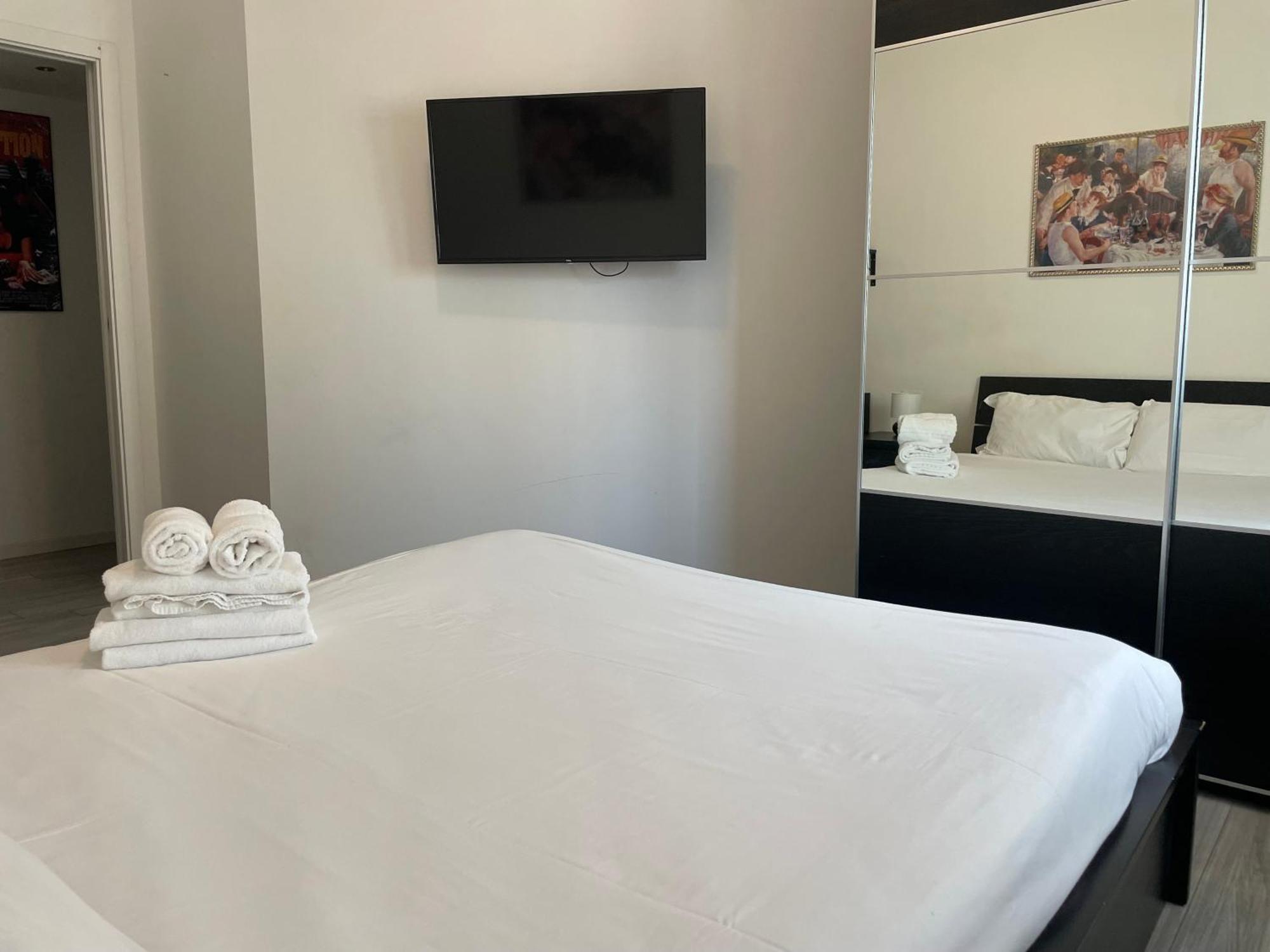 Gardone Apartment - Ampio Appartamento Con 2 Camere Da Letto - Comodo Per Duomo! Milan Extérieur photo